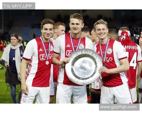 德里赫特与德容的对决分析谁能在赛场上更胜一筹