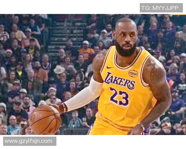 2016年火箭队与湖人队激战回顾：经典对决与球星表现的精彩瞬间