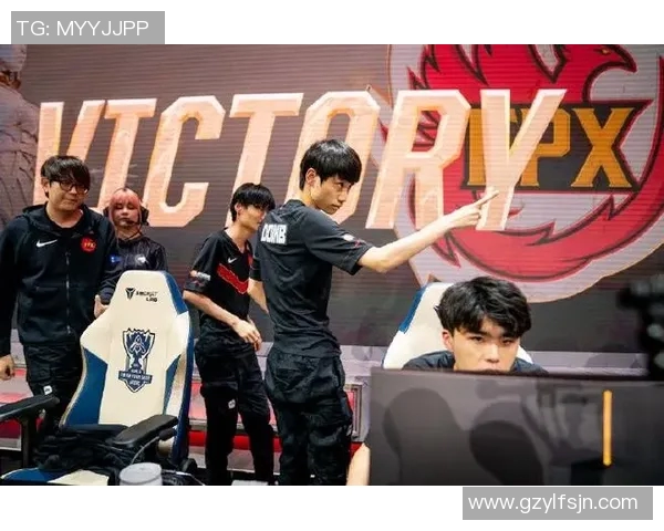 和平精英战术分析：深度剖析FPX团队的游戏意识与决策能力